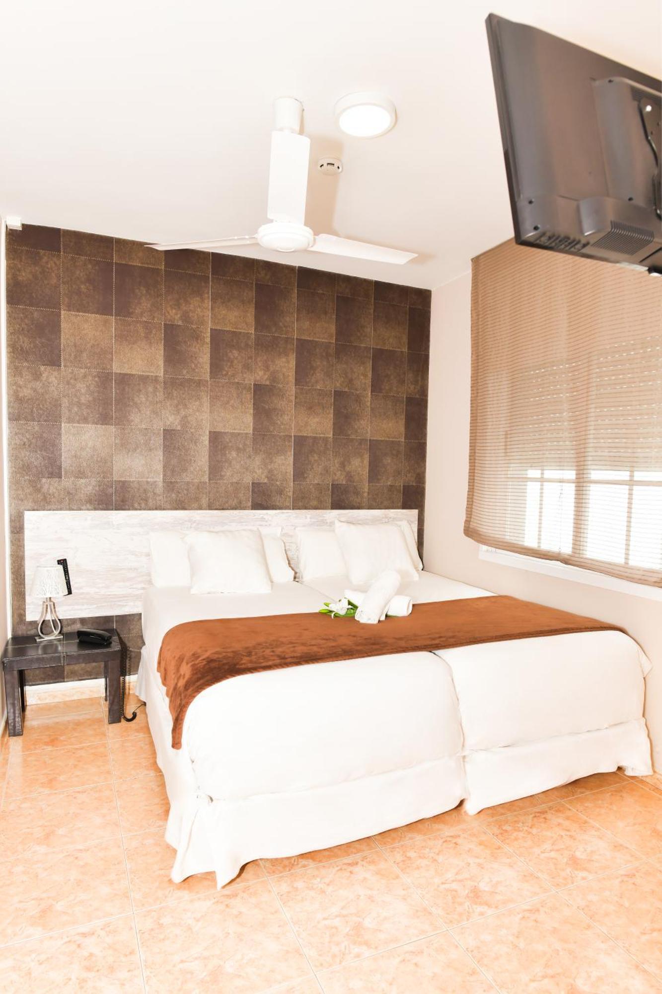פיניסטרה Hotel Ancora Urban Center מראה חיצוני תמונה